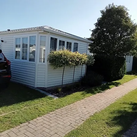 Superdeluxe Stacaravan Met Eigen Tuin En Parkeerplaats Nr 20 * Bredene